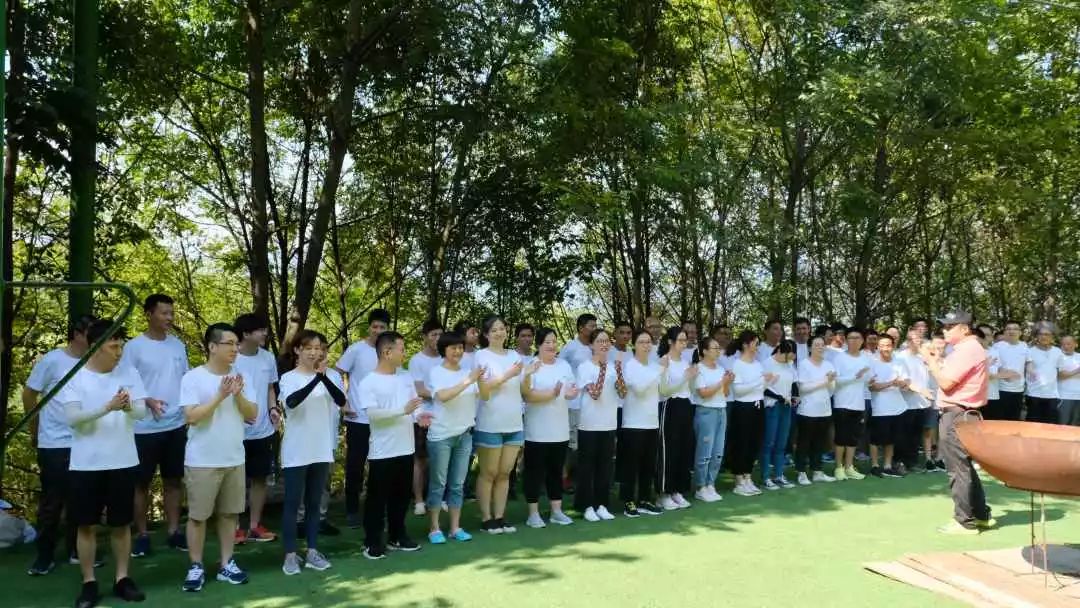 “雙良新型光催化“團隊為王，風雨同行”！
